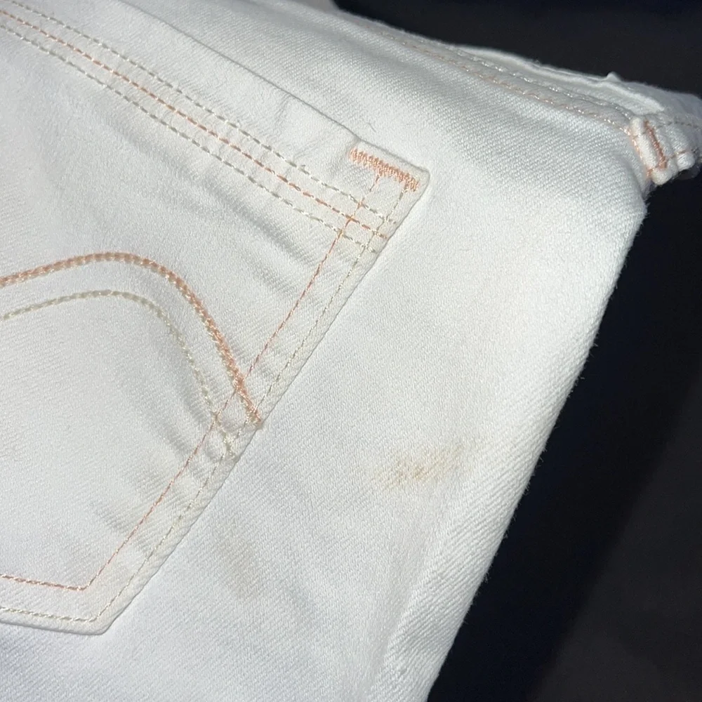 LEVIS SHORTS WHITE SIZE W30 PEACH & CREAM COLORED THREADS ROLLED HEM WHITE LABLE